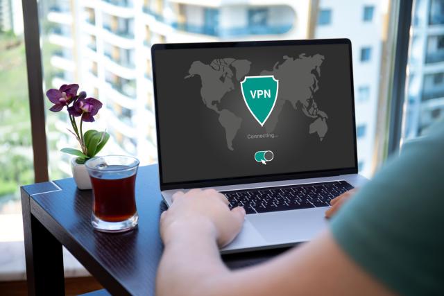 Proxies and VPNs: What Are the Differences and When Should You Use Them?