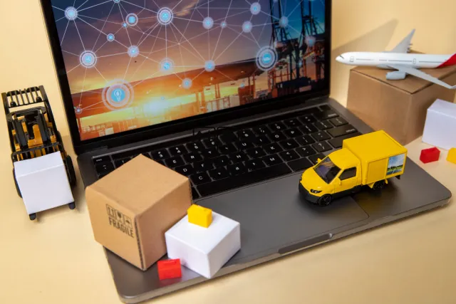 How E-Commerce and Omnichannel Logistics Are Drivi