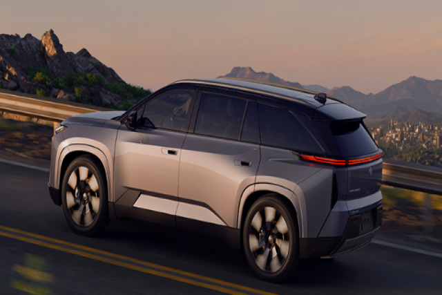 三列シートのハイランダービーイーブイ（BEV）が北米で発表される
