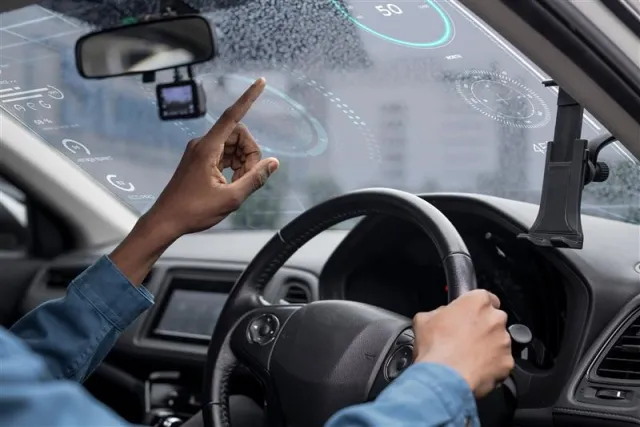 Why Augmented Reality HUDs are Transforming In-Vehicle Navigation