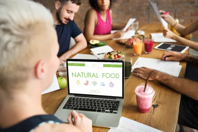 How E-Commerce is Expanding Distribution Channels 