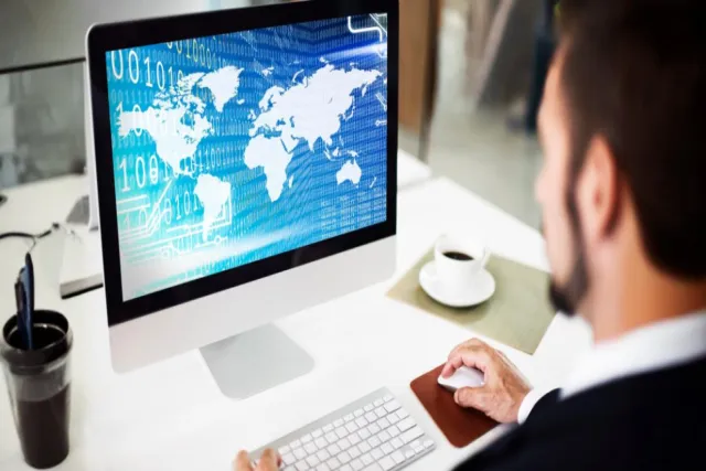 Cross-Border Laptop Returns: The Reverse Logistics Playbook