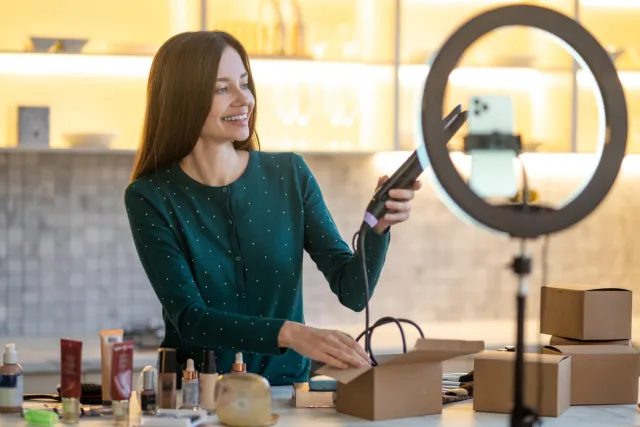 How E-Commerce and Influencer Marketing are Changing Skincare Buying Behavior How E-Commerce and Influencer Marketing are Changing Skincare Buying Behavior