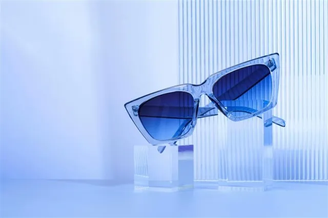 How E-Commerce and Virtual Try-On Tools are Transforming Luxury Eyewear Retail