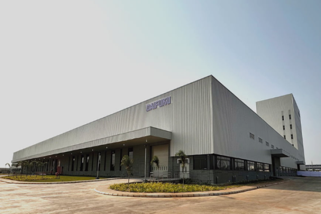 Daifukuが新しいsemiconductor製造用工場を完成