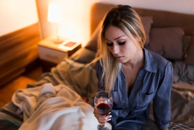 How Does Alcohol Affect Sleep? How Does Alcohol Affect Sleep?
