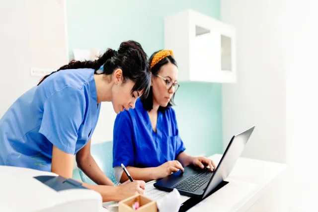 How Professional Guidance Helps Nurses Expand Their Services Safely 