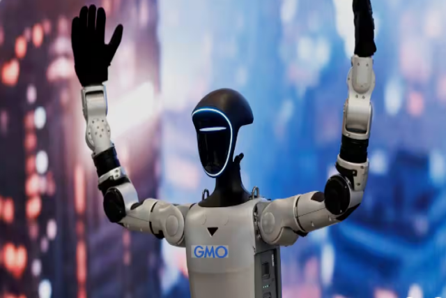 日本企業のGMOは、日本でUnitree（ユニツリー）のヒューマノイドロボットの販売を開始しました。これらのロボットは、人工知能（AI）技術を活用し、人間のように歩いたり、動いたり、さまざまな作業を行ったりすることができます。