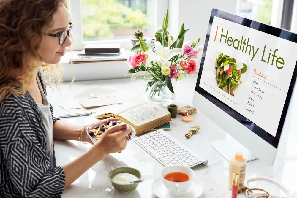 How E-Commerce Expands Natural Health Product Reach By Easy Access