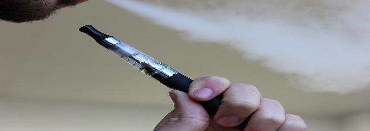 E-cigarettes Reduce Smoking Prevalence, Study Suggests