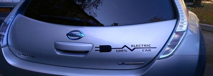 Nissan offers first-generation Leaf EV batteries a new lease on life as robot assistants