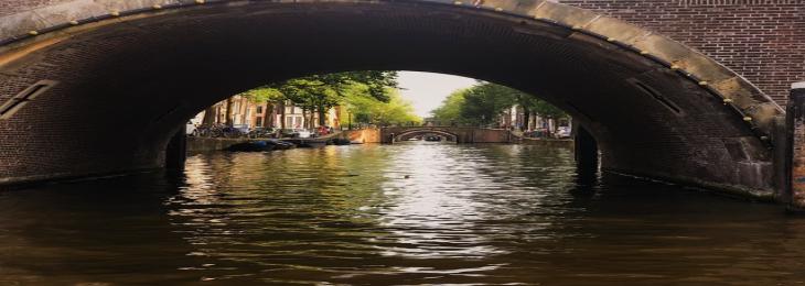 Dutch canal Gets World’s First Stainless Steel Bridge